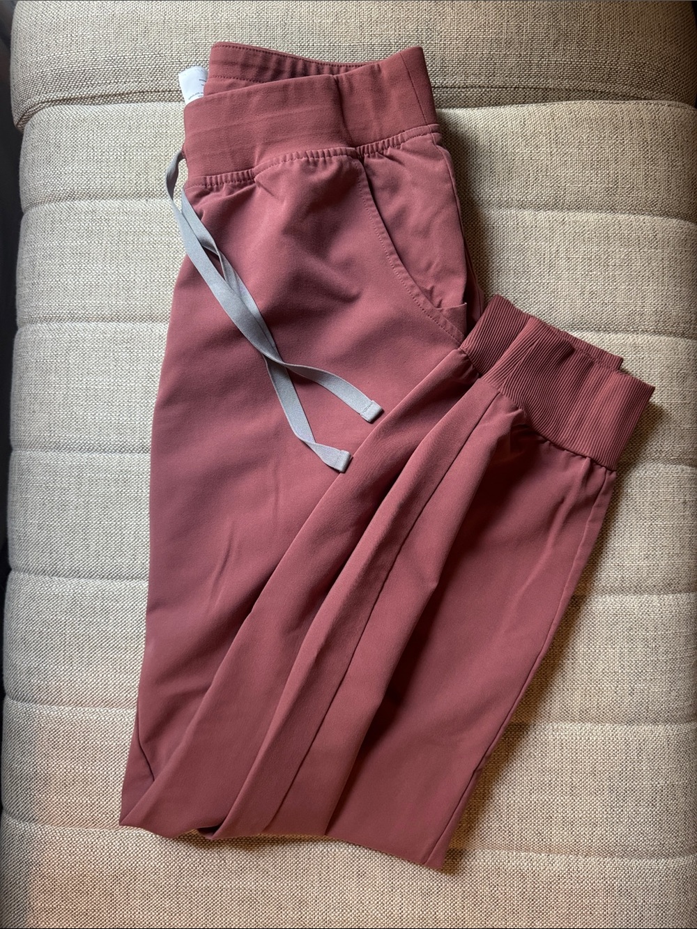 Figs Women's Track Joggers in Pink